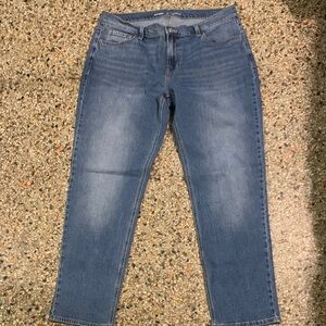 Old Navy Mid-Rise Wow Boyfriend Jeans in Blue